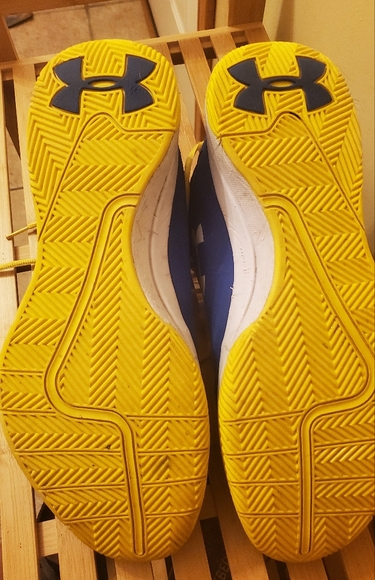 EUC Under Armour Basketball Shoes - Picture 6 of 6